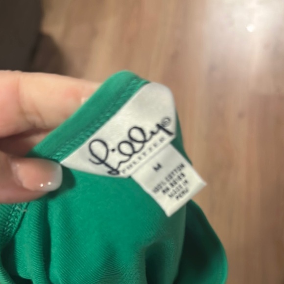 Green Women's Top NWOT - Picture 3 of 3